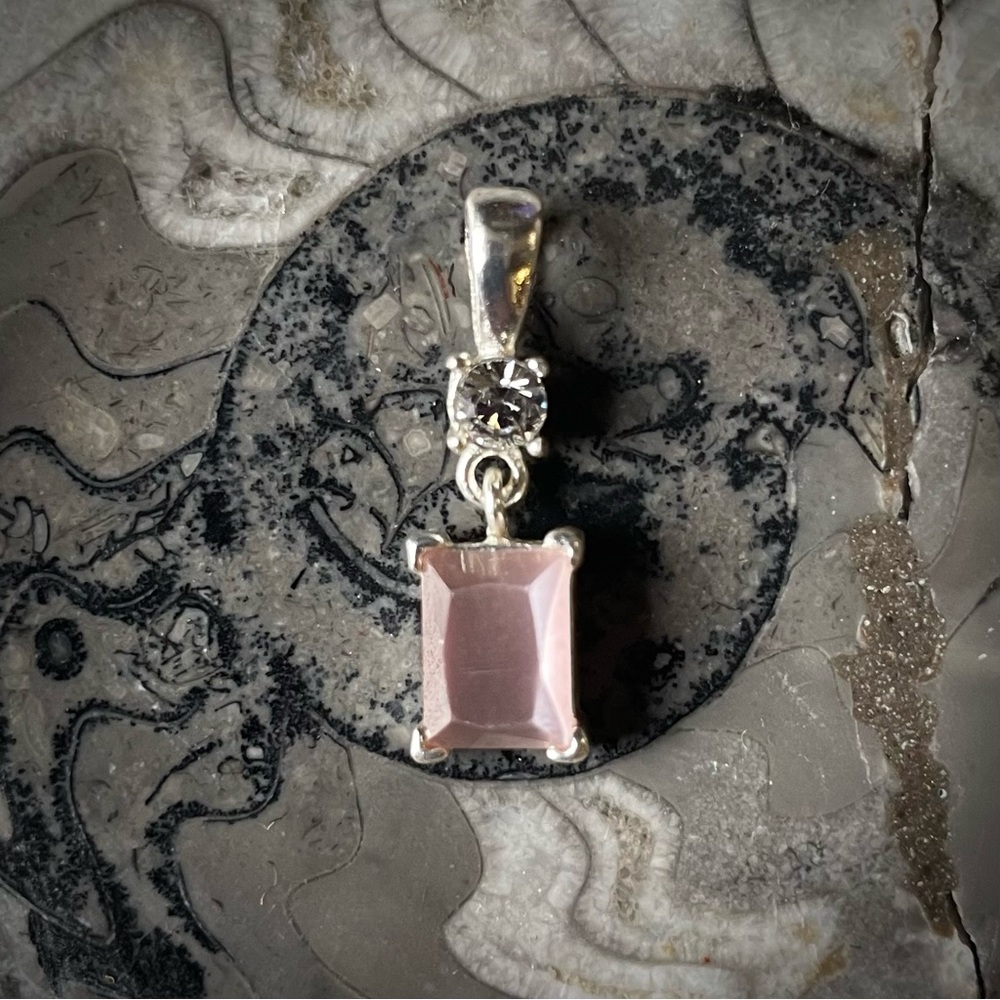 Vintage pink fiber optic crystal pendant by ROMAN